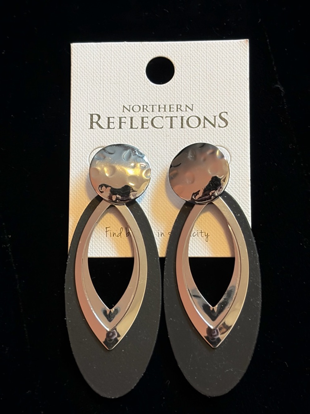 4/$20🌷🆕🖤Northern Reflections Black & Silver Pierced Earrings🖤Nickel Free